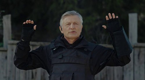  (2019)